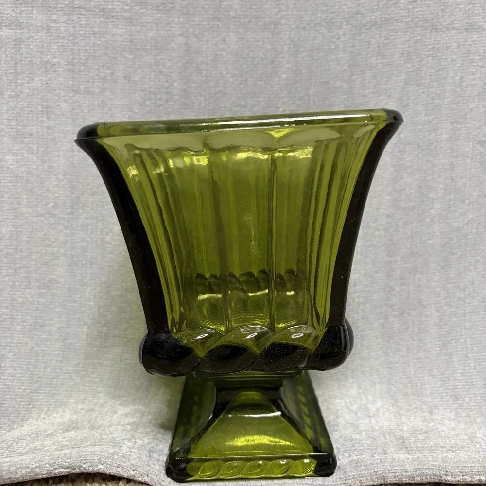Avocado Green Glass Vase Vintage, 7